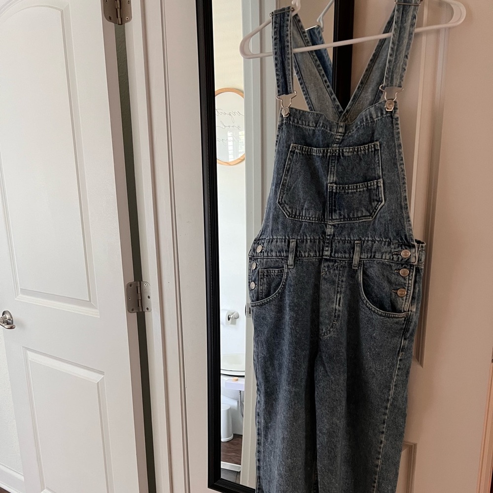 Free people women’s overalls - like new, size xs